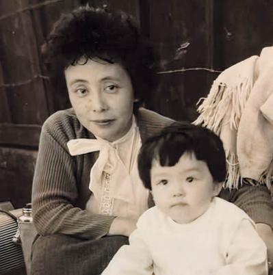 【66歳・安藤優子さん】私を溺愛してくれた母が亡くなり10年。喪失感とどう向き合ったのか？（サムネイル画像3）