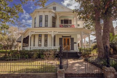 太宰治の『斜陽』あらすじ紹介。母として、女として生きる没落貴族の行く末