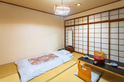 田山花袋の『蒲団』あらすじ紹介。中年作家と女弟子のセンセーショナルな物語