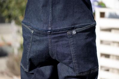 大好きな園芸作業は快適なアイテムで！機能性にすぐれ、デザイン性も高い、万能サロペット（サムネイル画像4）