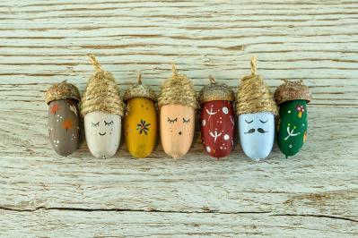 宮沢賢治の『どんぐりと山猫』あらすじ紹介。おかしな出来事を通して、賢治が伝えたかったことは？