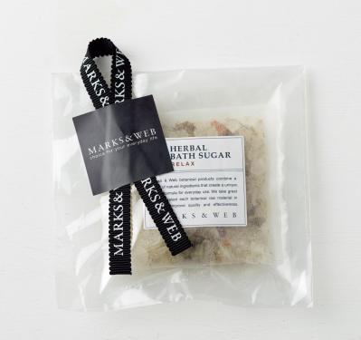 旅の達人【中道あんさん】愛用のトラベルバッグは？ シューズは？「旅の必需品」7選（サムネイル画像7）