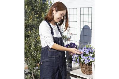大好きな園芸作業は快適なアイテムで！機能性にすぐれ、デザイン性も高い、万能サロペット