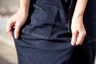 大好きな園芸作業は快適なアイテムで！機能性にすぐれ、デザイン性も高い、万能サロペット（サムネイル画像7）