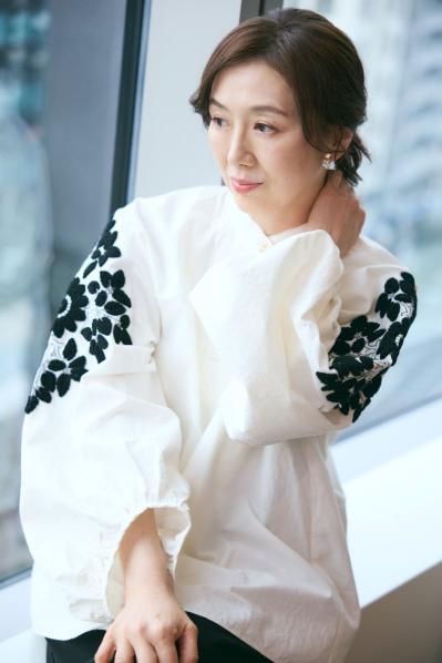 乳がん告知。それでも芝居は続けたい…かつらをかぶり、ビニール袋持参で撮影現場へ【赤間麻里子さんのターニングポイント＃3】（サムネイル画像2）