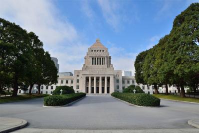 文部省の『あたらしい憲法のはなし』あらすじ紹介。公布の翌年に作られた中学1年用の教科書を読む