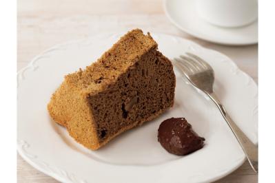 カロリーも脂質も控えめ【米粉×オイルなし】コーヒーとくるみでほろ苦リッチな大人のシフォンケーキ