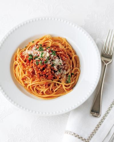 59歳・君島十和子さんが作る【腸活ボロネーゼ】はひき肉ではなく、まさかの食材を使っていた！（サムネイル画像2）