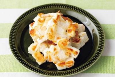 ヘルシーなのにごちそう感！はんぺん×鶏むね肉のふわふわチーズ焼き