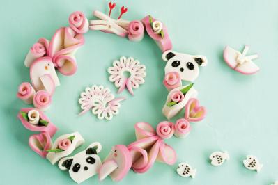 まるでバラの花！？紀文のかまぼこで作る、可愛い“デコかま”の楽しみ方。やさしく作れる基本のバラ（サムネイル画像5）