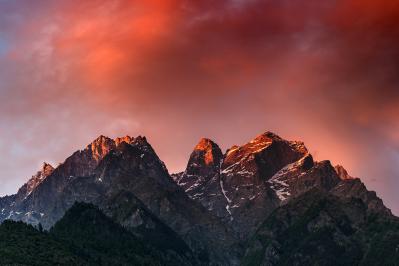 H.P.ラヴクラフトの『狂気の山脈にて』あらすじ紹介。秘められた南極冒険の真実とは