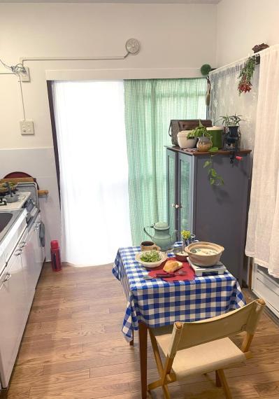 「このアタシが70歳になるなんて!」イラストレーター本田葉子さんのごきげんなキッチンづくり（サムネイル画像5）