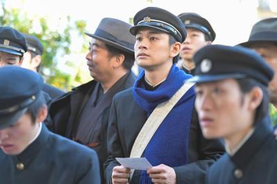 北村匠海の繊細な演技が孤独を浮かび上がらせる【あんぱん】母への思い以外の「生きるよろこび」に出会えるだろうか（サムネイル画像4）