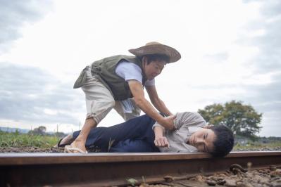 北村匠海の繊細な演技が孤独を浮かび上がらせる【あんぱん】母への思い以外の「生きるよろこび」に出会えるだろうか（サムネイル画像3）