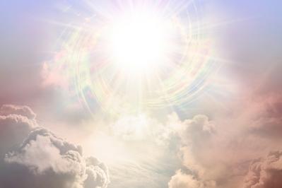 芥川龍之介の『神神の微笑』あらすじ紹介。異世界への旅！？決着がつかない霊性の勝負どうなる？