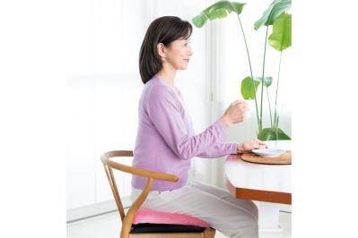 尿漏れの予防にも…！骨盤底筋と内転筋を鍛える「骨盤底筋クッション シメナイト」がすごい！