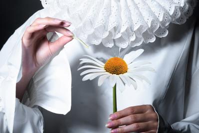 太宰治の『道化の華』あらすじ紹介。クライマックスにただよう哀愁と青春は秀逸！