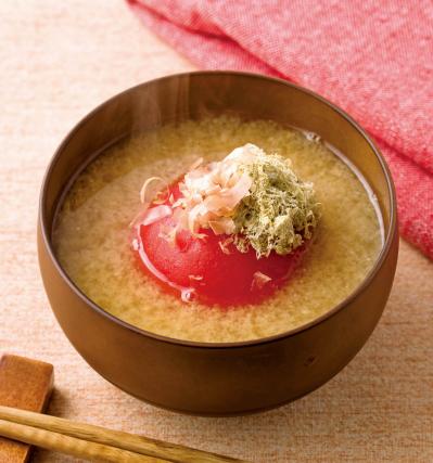 暑い季節には冷たい汁も◎マルコメ社員発【夏のみそ汁】2選。「なす×かつお節」「丸ごとトマト」（サムネイル画像3）