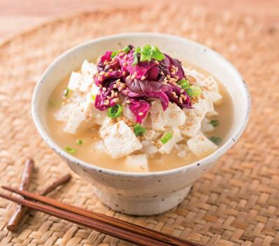 食欲のないときにもおすすめの【冷製みそ汁】2選。「柴漬け×豆腐」「納豆×豆腐×オクラ」（サムネイル画像2）