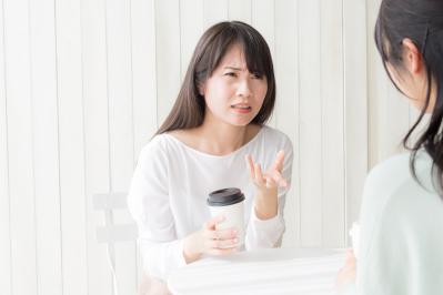 そのマウント必要？いちいち「私の方がいい！」と主張する友人がウザい【みんなのマウント体験記#3】