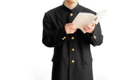 有名グループのボーカル似の彼。ラブレターではなく詩に込めた淡い恋心とは？【みんなの初恋体験記#1】