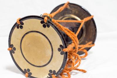 夢野久作の『あやかしの鼓』のあらすじ紹介。読者を不思議な世界へと誘う怨念と呪縛の物語