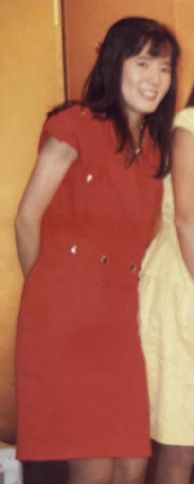 【60代・読者モデル】が10代・20代に着ていた服とは？「ハマトラ、ニュートラ、ボディコン……。皆と同じファッションで安心していたあの頃が懐かしい！」（サムネイル画像12）