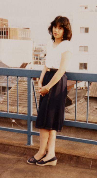 【60代・読者モデル】が10代・20代に着ていた服とは？「ハマトラ、ニュートラ、ボディコン……。皆と同じファッションで安心していたあの頃が懐かしい！」（サムネイル画像5）