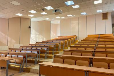 夏目漱石の『おはなし』あらすじ紹介。工業学校の学生を前に講演した、文芸と科学の物語とは？