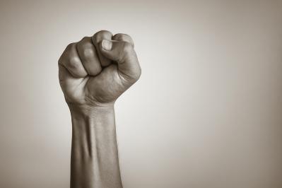 与謝野晶子の『階級闘争の彼方へ』あらすじ紹介。晶子が夢見る未来社会のヴィジョンとは？