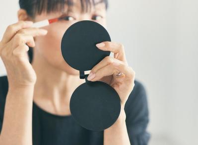 67歳・藤原美智子さんが実感。目元がハッキリする“大人のひと手間”とは？（サムネイル画像3）