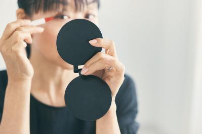 67歳・藤原美智子さんが実感。目元がハッキリする“大人のひと手間”とは？