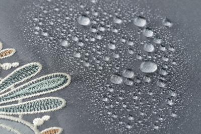 梅雨と猛暑、どちらも使えるハイスペックな「女優日傘」とは？優美なデザインにも注目！（サムネイル画像4）