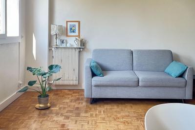 パリ在住歴29年【永末亜子さん】に聞いた！ 適度にミニマムで、すっきり、くつろげる部屋のつくり方とは？