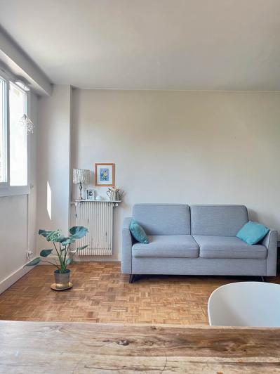 パリ在住歴29年【永末亜子さん】に聞いた！ 適度にミニマムで、すっきり、くつろげる部屋のつくり方とは？（サムネイル画像2）