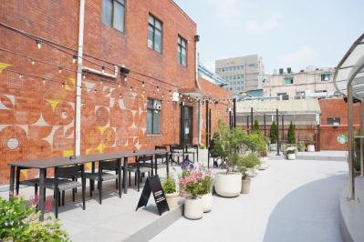 【2025最新 韓国旅行】広蔵市場にスターバックスがオープン！ ここでしか買えない限定アイテムも発売（サムネイル画像7）