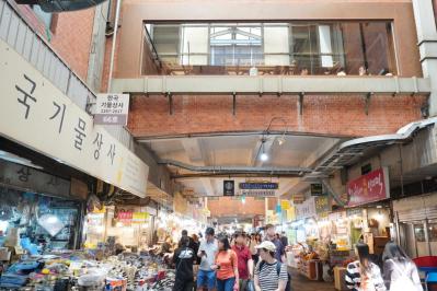 【2025最新 韓国旅行】広蔵市場にスターバックスがオープン！ ここでしか買えない限定アイテムも発売（サムネイル画像6）