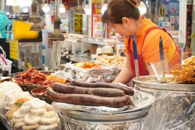 【2025最新 韓国旅行】広蔵市場にスターバックスがオープン！ ここでしか買えない限定アイテムも発売（サムネイル画像12）