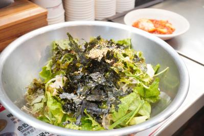 【2025最新 韓国旅行】広蔵市場にスターバックスがオープン！ ここでしか買えない限定アイテムも発売（サムネイル画像11）