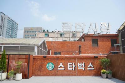 【2025最新 韓国旅行】広蔵市場にスターバックスがオープン！ ここでしか買えない限定アイテムも発売（サムネイル画像8）