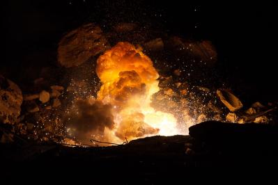 【戦後80年に読みたい一作】坂口安吾の『戦争と一人の女』あらすじ紹介。戦争と愛が作り出す歪んだ人間関係の真実とは？