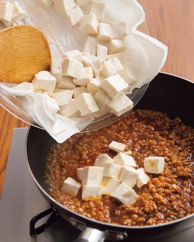 高たんぱくで低脂質！注目の食材【大豆ミート】で簡単・夏に食べたい「マーボーどうふ」レシピ（サムネイル画像5）