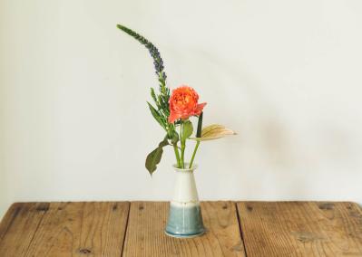 【フラワーアレンジメント】切り花を長く楽しむための「飾り方・花器を置く場所」をプロがレクチャー！（サムネイル画像5）