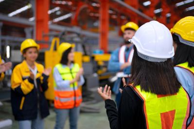 横光利一の『機械』あらすじ紹介。現代社会の縮図！家庭と職場の歪みが生む悲劇的な結末とは？