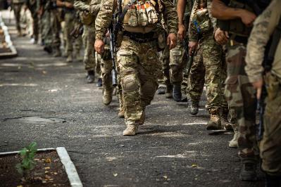 【戦後80年に読みたい小説】新井紀一の『怒れる高村軍曹』あらすじ紹介。名誉と責任に揺れる軍曹の姿とは？