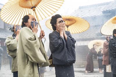 【べらぼう】蔦重（横浜流星）の妻・てい（橋本愛）のメガネが個性的！ 江戸時代のメガネ事情は？ （サムネイル画像3）