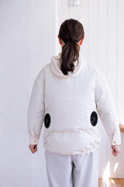 「こういうの欲しかった！」UVカット＆おしゃれな着る扇風機「ファンつきレディース長袖空調服」とは？（サムネイル画像5）