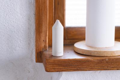 「キッチンに置きたい消しゴム」水をつけてこするだけ！みるみる汚れが落ちる、魔法のグッズとは？