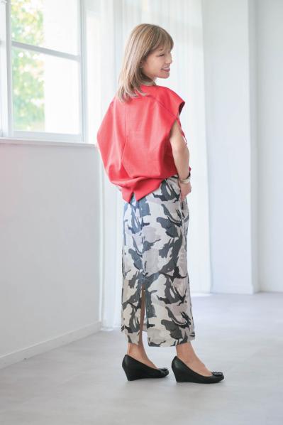 63歳「暗い色ばかりではなく、カラフルな服にも挑戦したい！」読者モデルのファッションにドラマスタイリスト【西ゆり子さん】がアドバイス（サムネイル画像11）