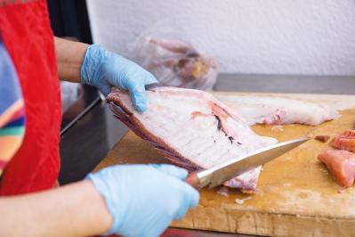 【79歳・中尾ミエさん】ご近所づきあいで得た「魚の捌き方」お刺身がおいしいのは、釣りたてよりも2～3日後！？（サムネイル画像5）